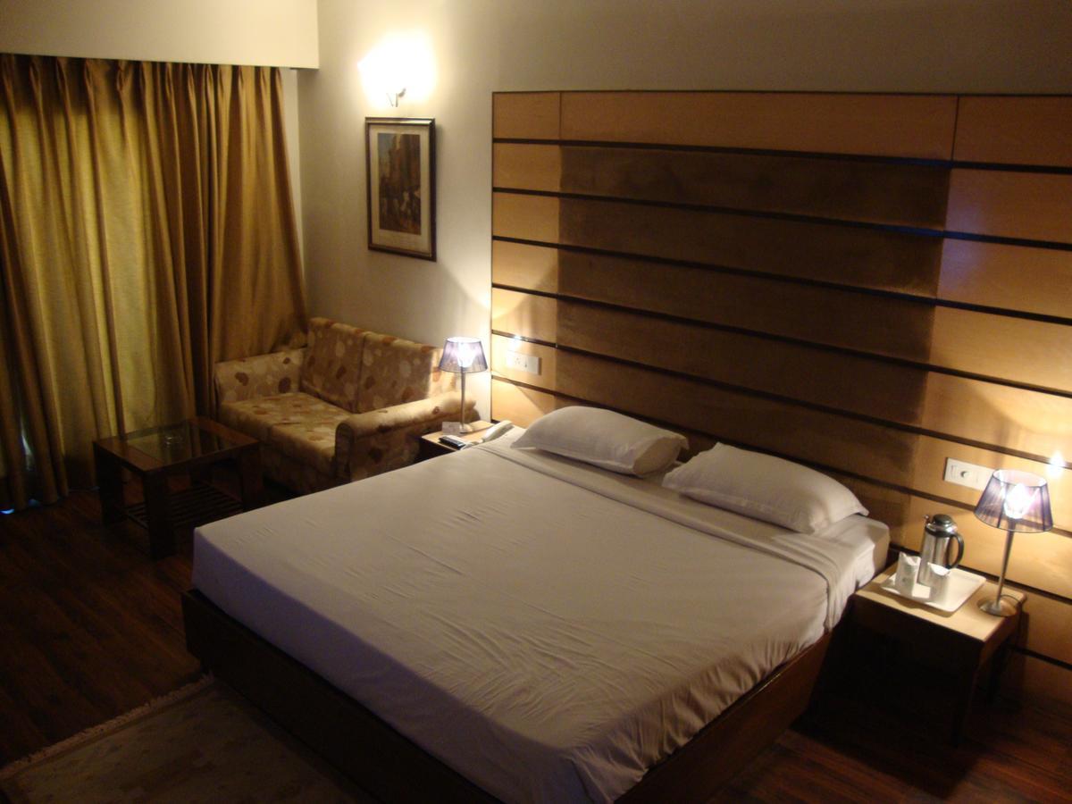 Hotel North Park Панчкула Экстерьер фото