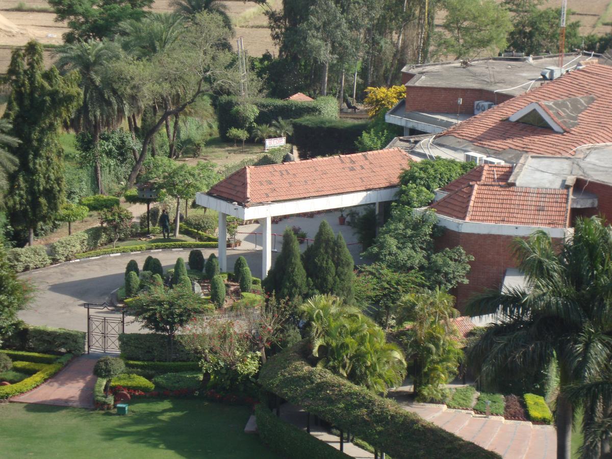 Hotel North Park Панчкула Экстерьер фото