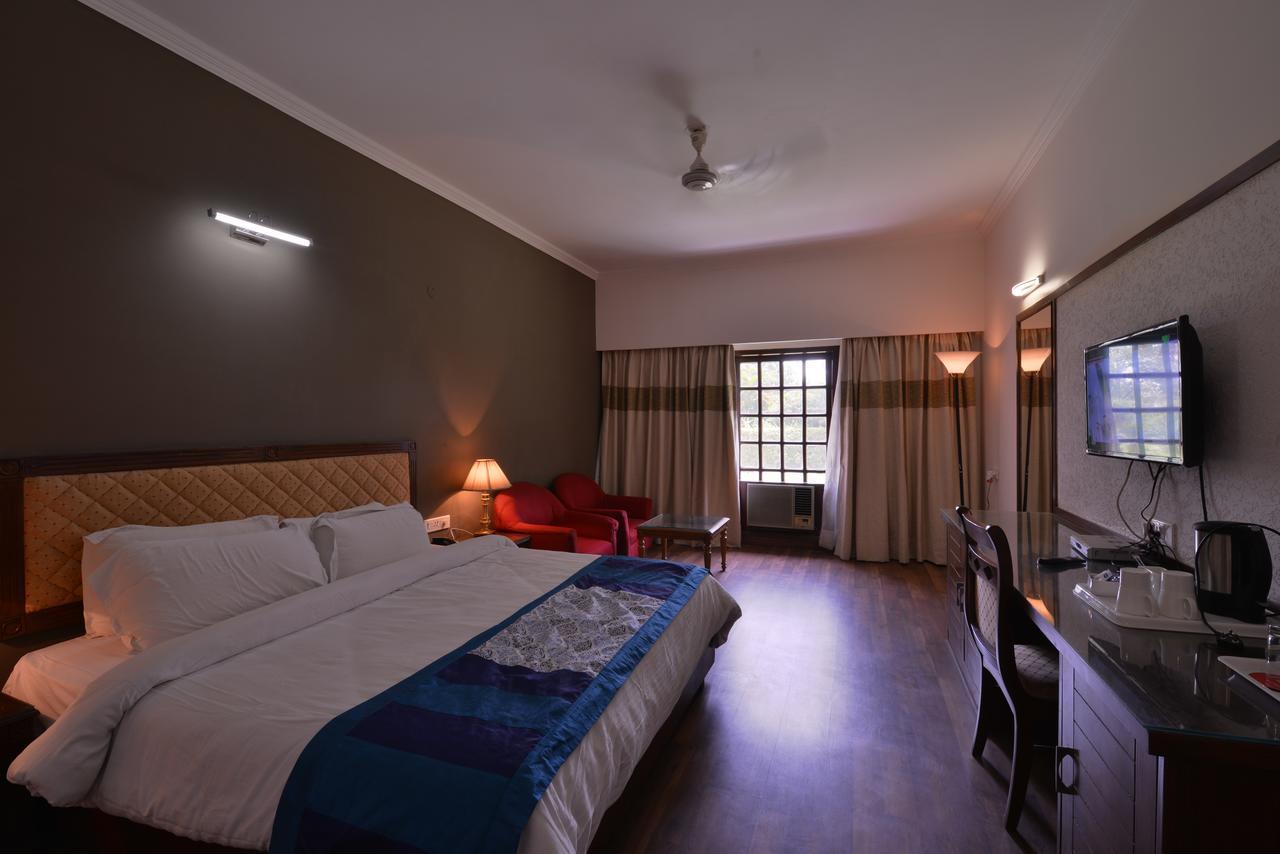 Hotel North Park Панчкула Экстерьер фото