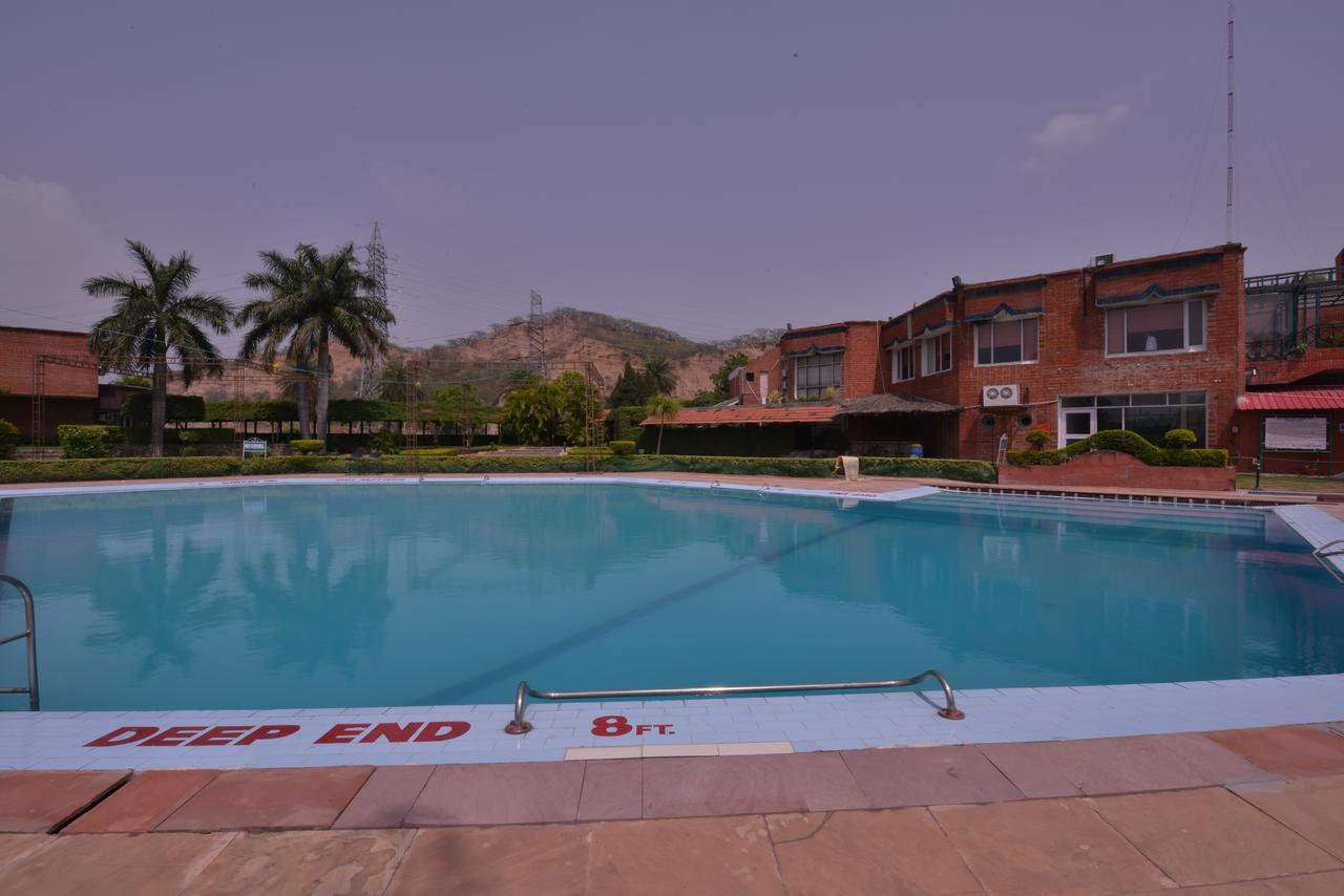 Hotel North Park Панчкула Экстерьер фото
